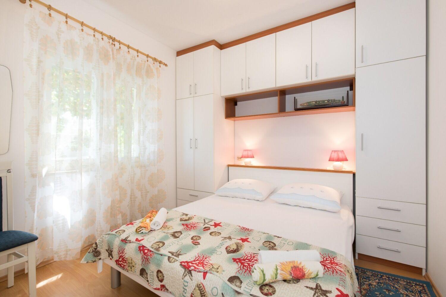 Apartments Kate - 100 M From Beach Малинска Экстерьер фото