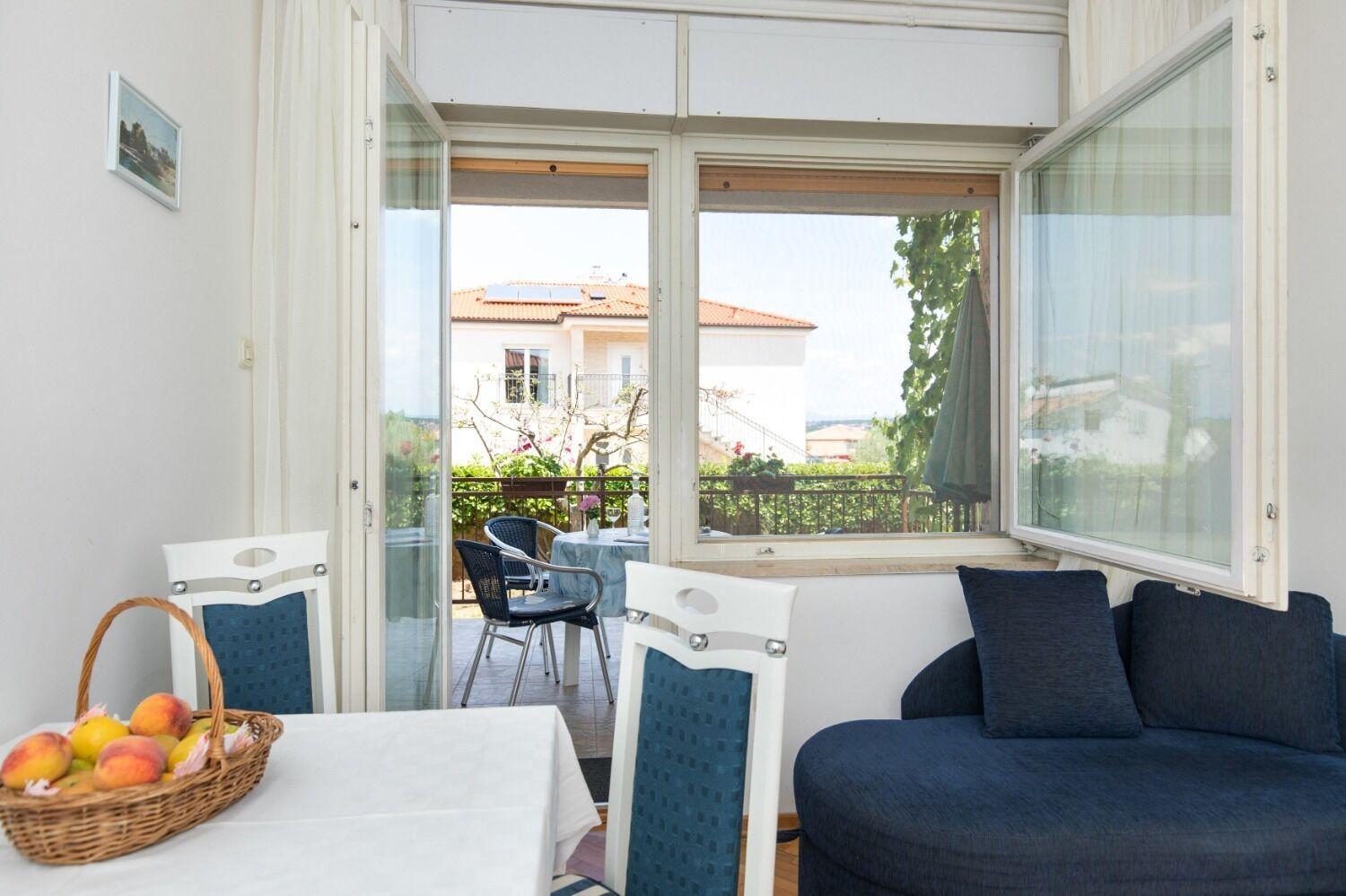 Apartments Kate - 100 M From Beach Малинска Экстерьер фото
