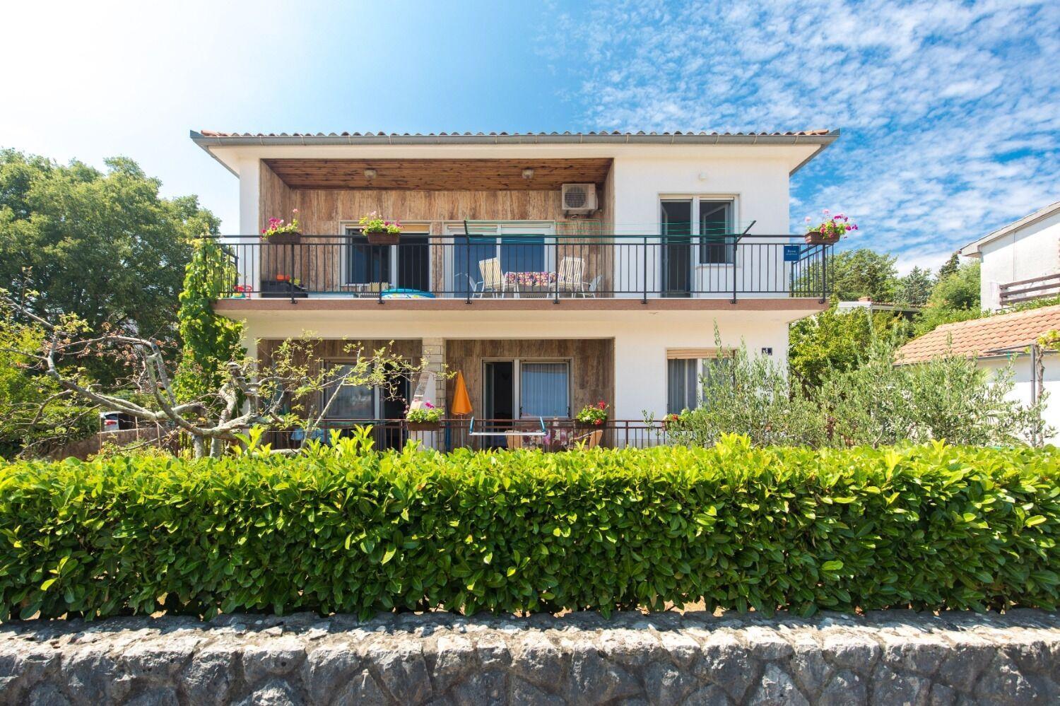 Apartments Kate - 100 M From Beach Малинска Экстерьер фото